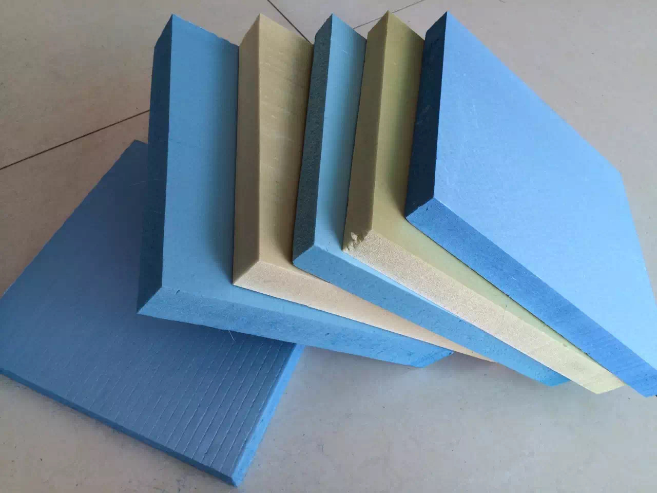 鋼結(jié)構(gòu)擠塑板